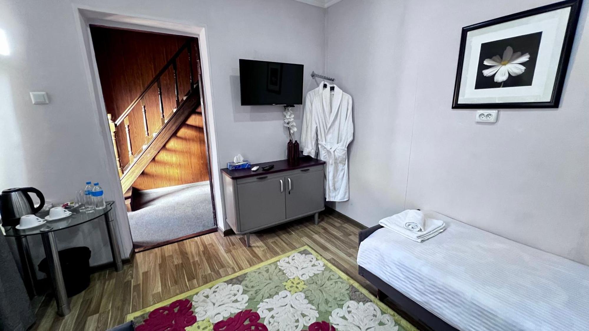 Frоdо - Cozy As A Home For 4-6 Persons Tasjkent Buitenkant foto